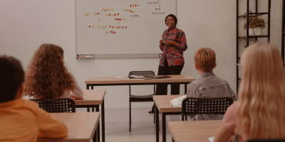 Formación homologada Postgrado de Certificacií³n para la Enseí±anza en Inglí©s en Centros Bilingí¼es + Titulacií³n Universitaria